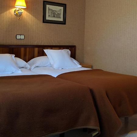 Hostal Talabart Les Bagian luar foto