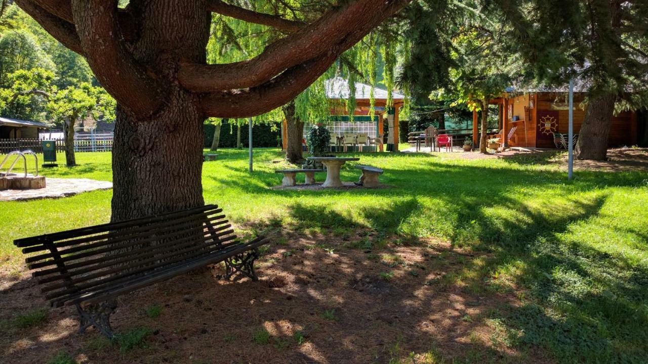 Hostal Talabart Les Bagian luar foto