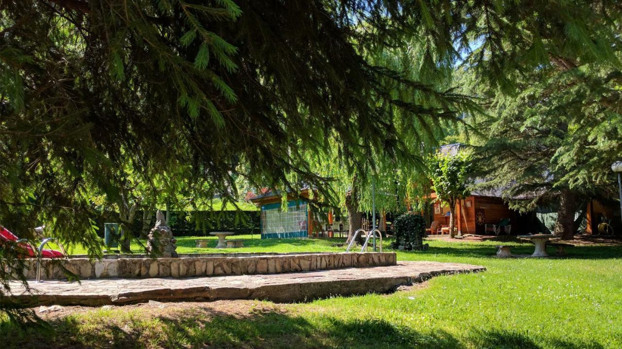 Hostal Talabart Les Bagian luar foto