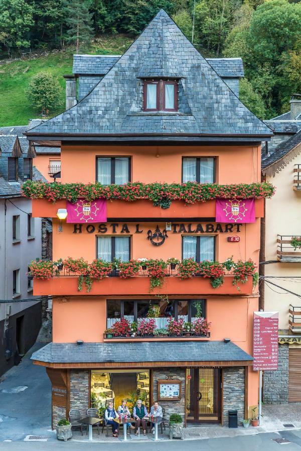 Hostal Talabart Les Bagian luar foto