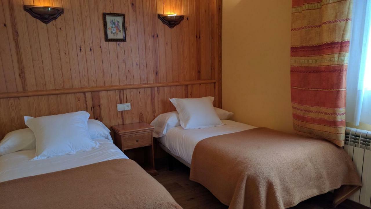 Hostal Talabart Les Bagian luar foto