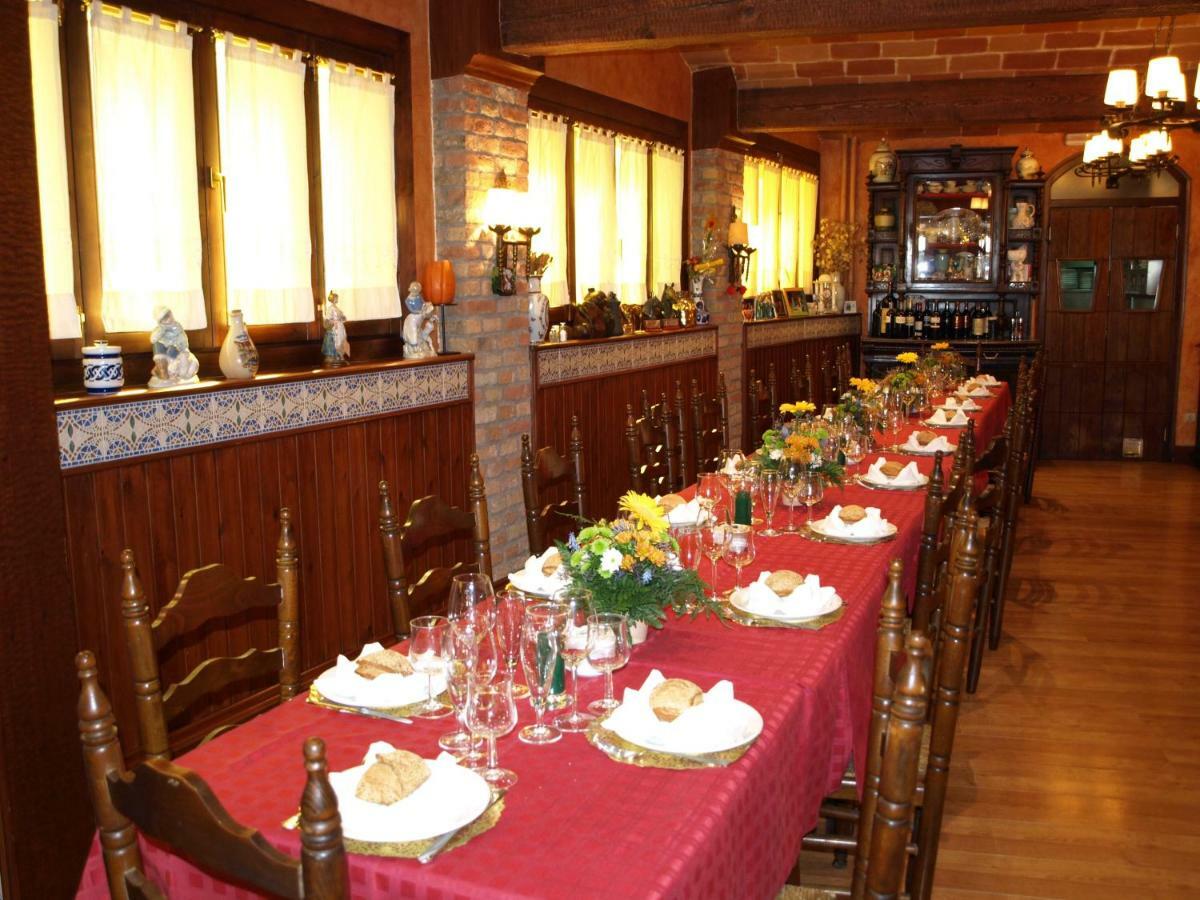 Hostal Talabart Les Bagian luar foto