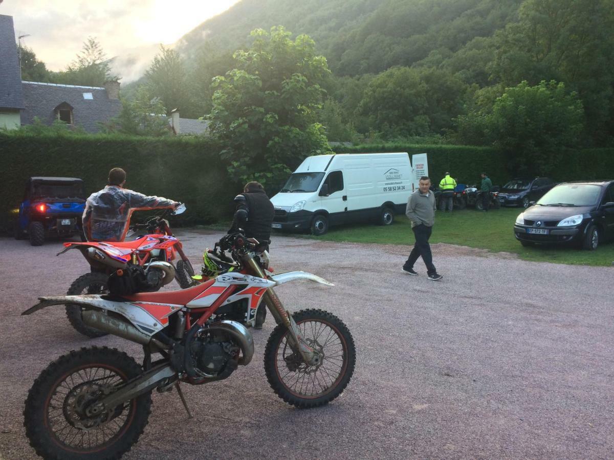 Hostal Talabart Les Bagian luar foto