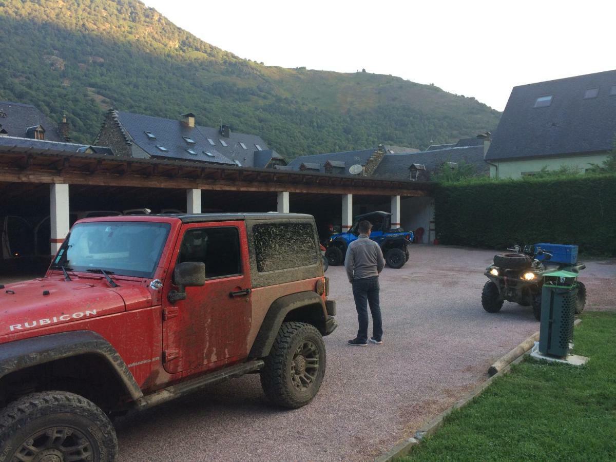 Hostal Talabart Les Bagian luar foto