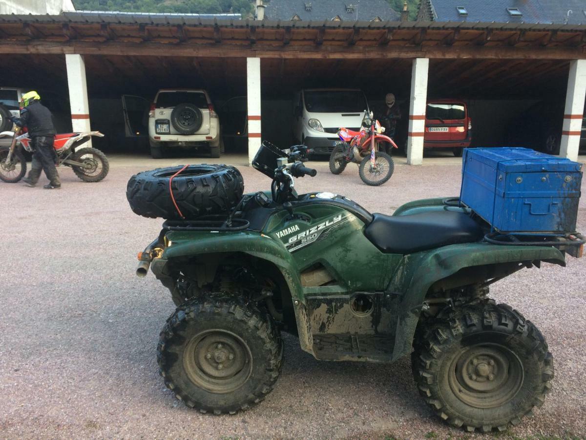 Hostal Talabart Les Bagian luar foto